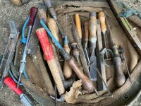 QTY OF WOODWORKING HAND TOOLS - 8