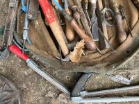 QTY OF WOODWORKING HAND TOOLS - 12