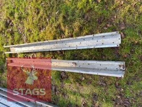 2 GALVANISED UPRIGHTS