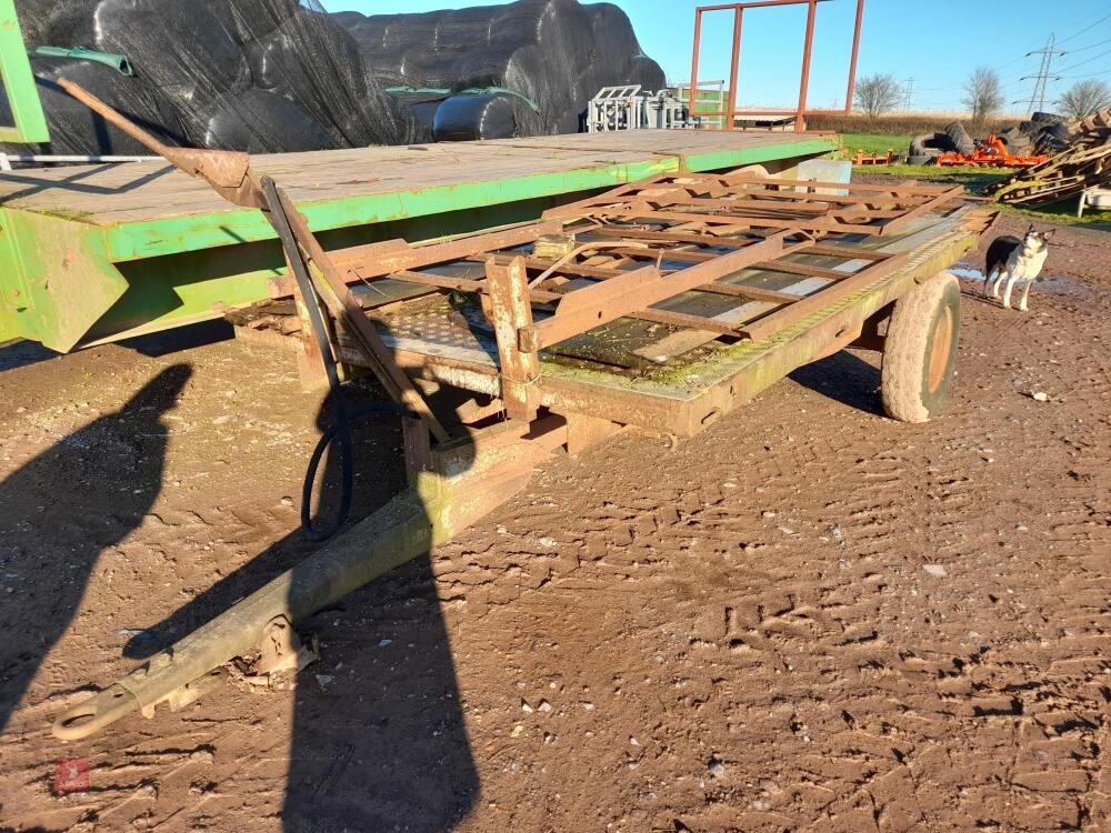 MASSEY FERGUSON WOODEN 3T TRAILER