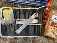 VARIETY OF DRILLBITS - 5
