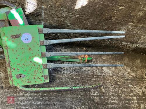 PAIR OF DEUTZ-FAHR HAYBOB GATES