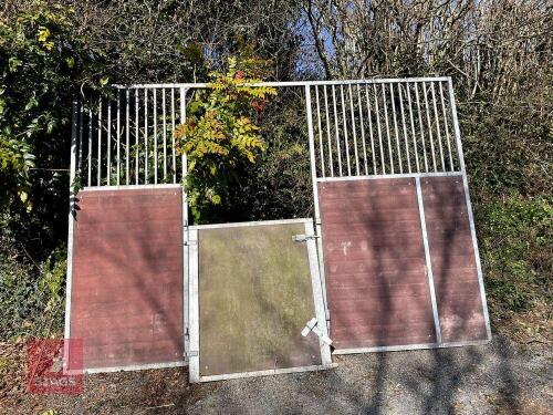 FRONT STABLE DIVIDER