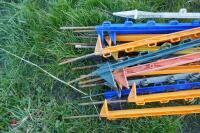 20 PLASTIC ELECTRIC FENCING STAKES - 4