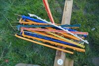 20 PLASTIC ELECTRIC FENCING STAKES - 5