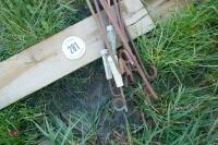 10 METAL ELECTRIC FENCE STAKES - 3