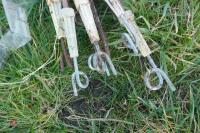 10 METAL ELECTRIC FENCE STAKES - 4