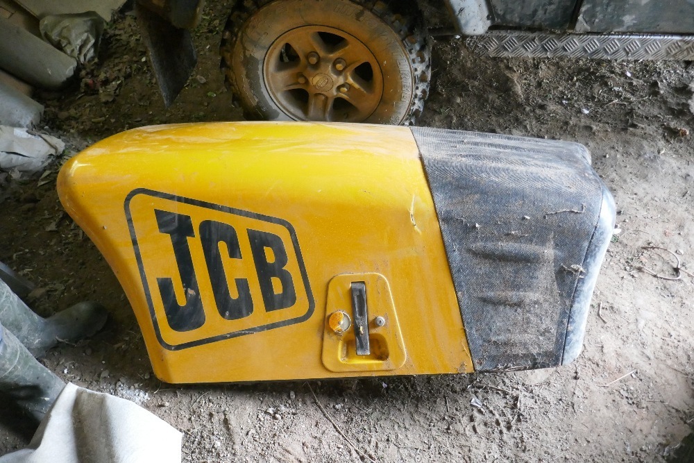 JCB 531-70 TELEHANDLER BONNET PANEL