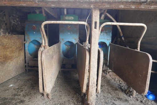 3 AUGER FED OUT OF PARLOUR FEEDERS