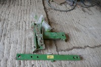 JOHN DEERE HITCH - 3