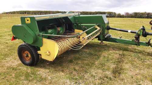 JOHN DEERE 456 BALER