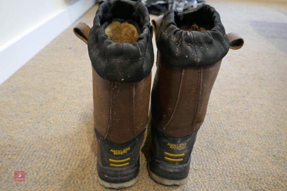 AMBLERS SIZE 44 SAFETY BOOTS