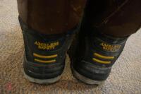 AMBLERS SIZE 44 SAFETY BOOTS - 3