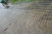 2 WIRE MESH LENGTHS (10'x3') - 4