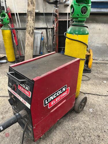 LINCOLN COMPACT 220 MLG WELDER
