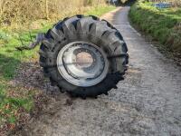 SET OF TWO FRONT TRACTOR WHEELS - 2