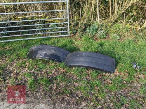 2 TRACTOR FRONT MUDGUARDS