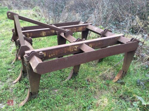 BOMFORD SUPERFLOW CHISEL PLOUGH