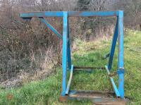 LIFTING FRAME