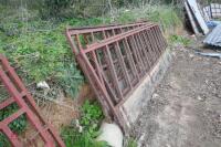 6 FEED BARRIERS & YARD GATES - 7