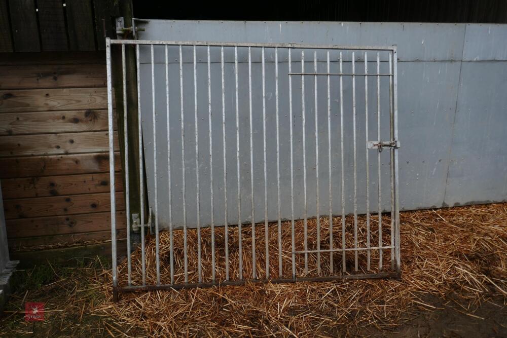 6FT 6" X 5FT 7" DOG KENNEL FRONT