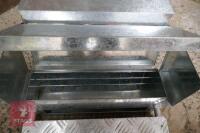 PAWHUT GALV ANTI-SLIP CHICKEN FEEDER - 5