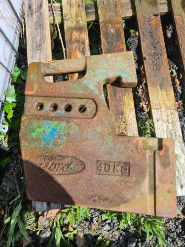 1 x 40KG FORD FRONT WEIGHT