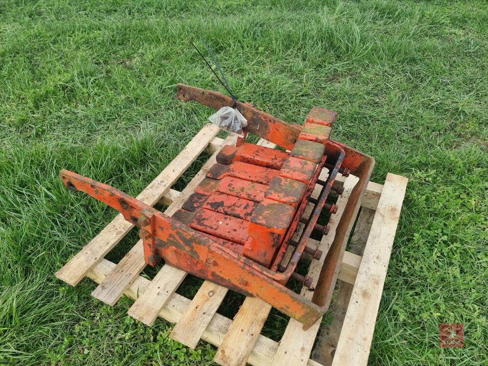 6 DAVID BROWN FRONT TRACTOR WEIGHTS & CARRIER