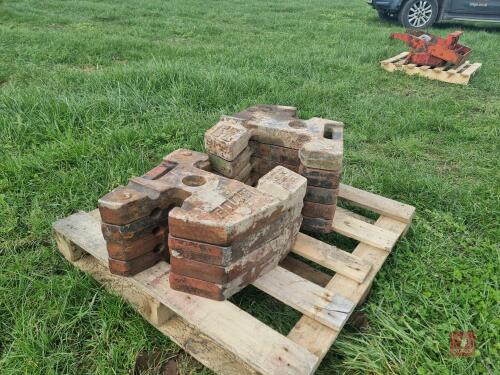 9 FIAT 40KG FRONT TRACTOR WEIGHTS