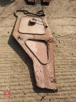 FORD 4610 CAB DOOR