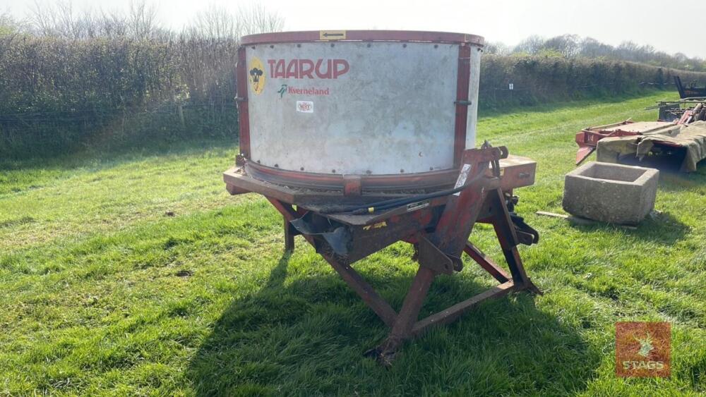 1994 TAARUP KVERNELAND MOUNTED STRAW CHO