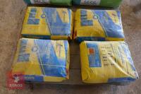 4 BAGS OF 25KG MASTERCRETE CEMENT - 2