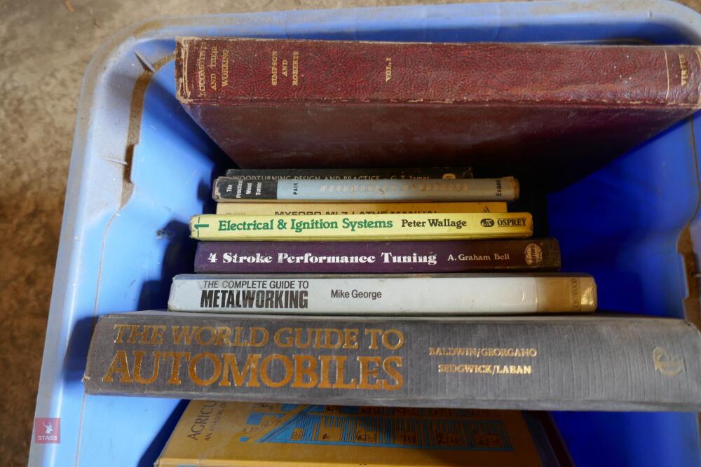 BOX OF MAINLY CAR BOOKS/MAUNUALS ETC