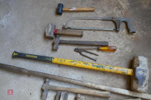 SELECTION OF HAND TOOLS