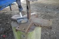 HOMEMADE KINDLING SPLITTER & STAND - 3