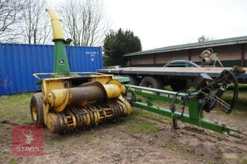 1989 JD TRAILED FORAGE HARVESTER (S/R)