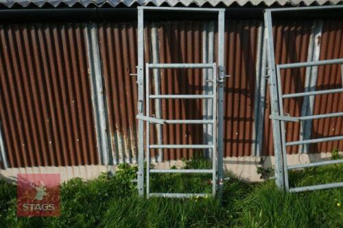 GALVANISED CATTLE RACE GATE