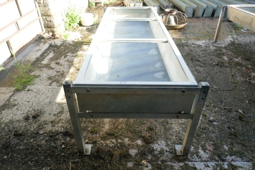 GALV FREE STANDING CATTLE TROUGH