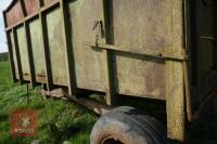 HYDRAULIC TIPPING TRAILER - 12