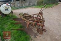 INTERNATIONAL 3F PLOUGH - 6