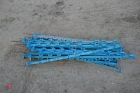 25 BLUE ELEC FENCING STAKES - 5