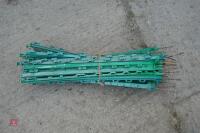 25 GREEN ELEC FENCING STAKES - 4