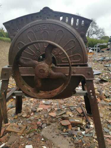 VINTAGE WREKIN ROOT CUTTER