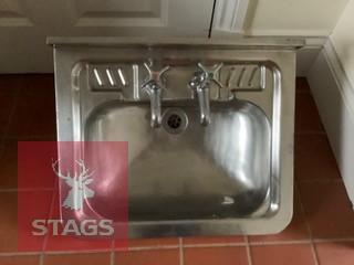 STAINLESS STEEL SINK