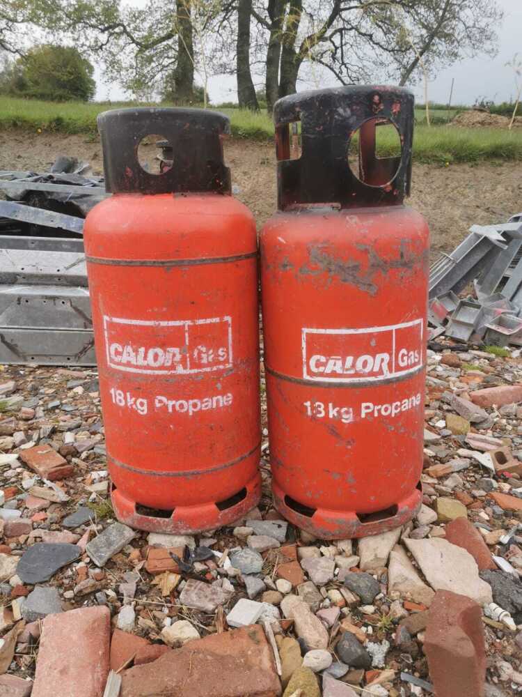 2 CALOR GAS 18KG BLACK TOPS