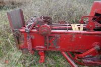 NEW HOLLAND 387 CONVENTIONAL BALER - 18