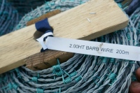 4 ROLLS OF BRAND NEW 200M BARBED WIRE - 2