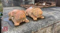 2 DOG GARDEN ORNAMENTS