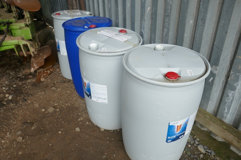 10 X PLASTIC BARRELS (200L)