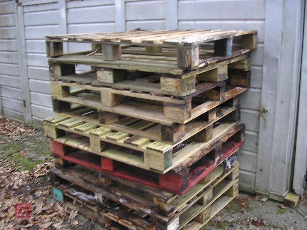 2 STACKS OF GOOD USED PALLETS